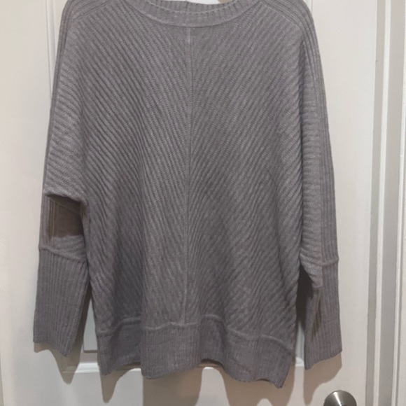 Worthington Knit sweater in taupe beige v-shape pattern Size L - Picture 2 of 7